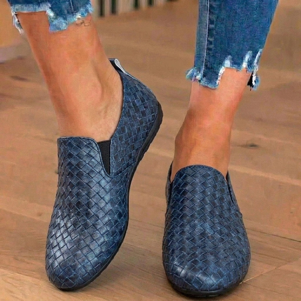 Classic Orthopedic Sneakers with Timeless Style