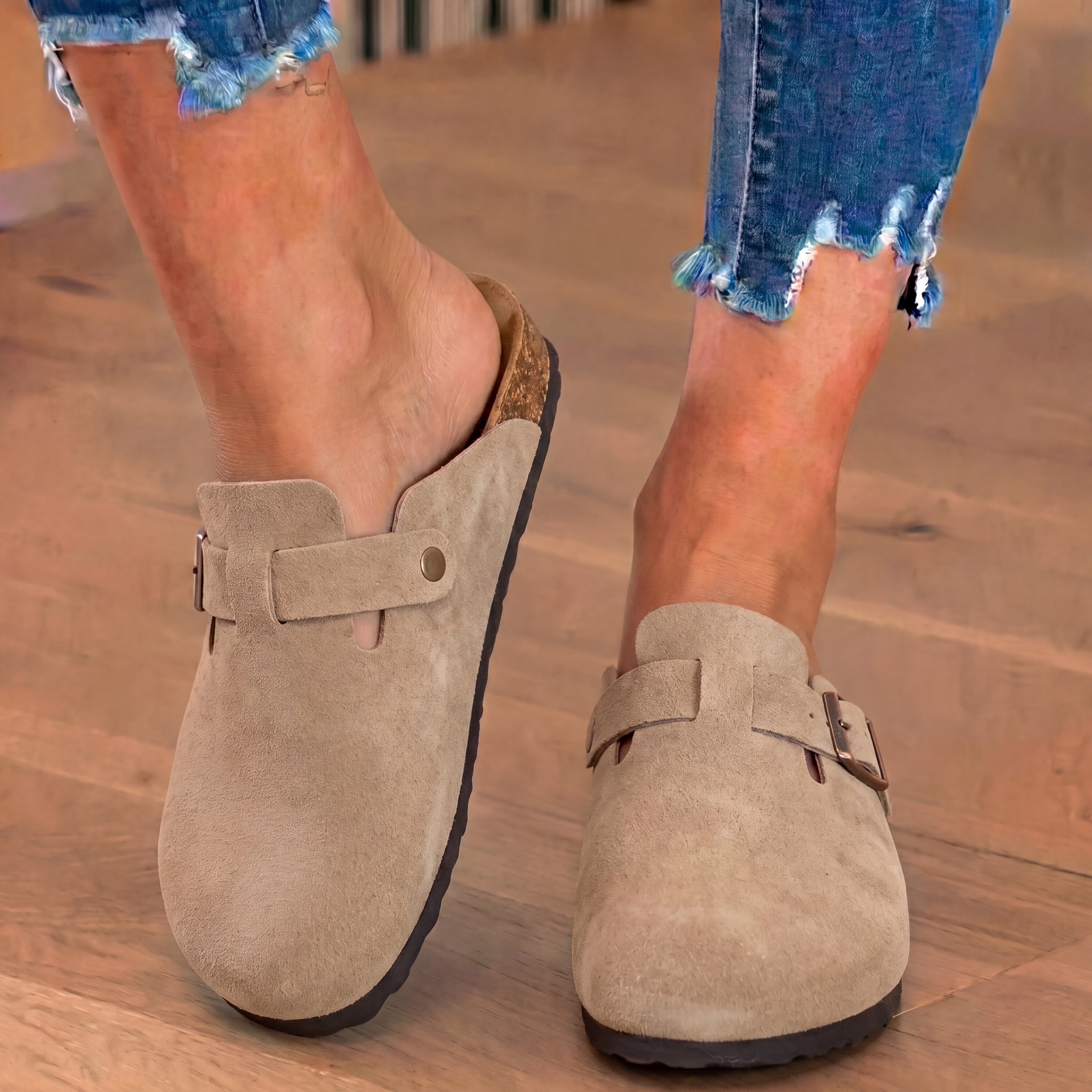 Graceful Orthopedic Sandals in a Timeless Design