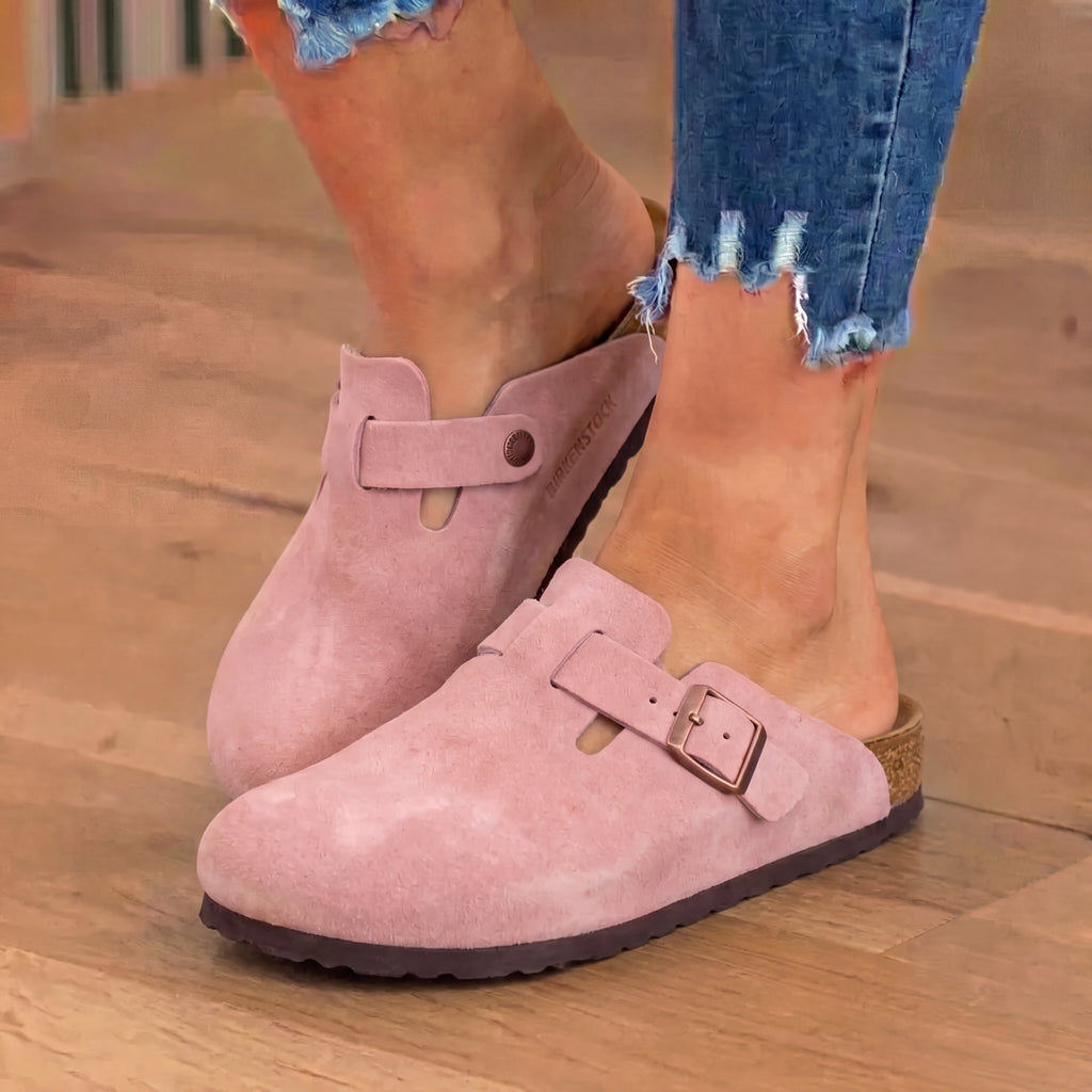 Graceful Orthopedic Sandals in a Timeless Design