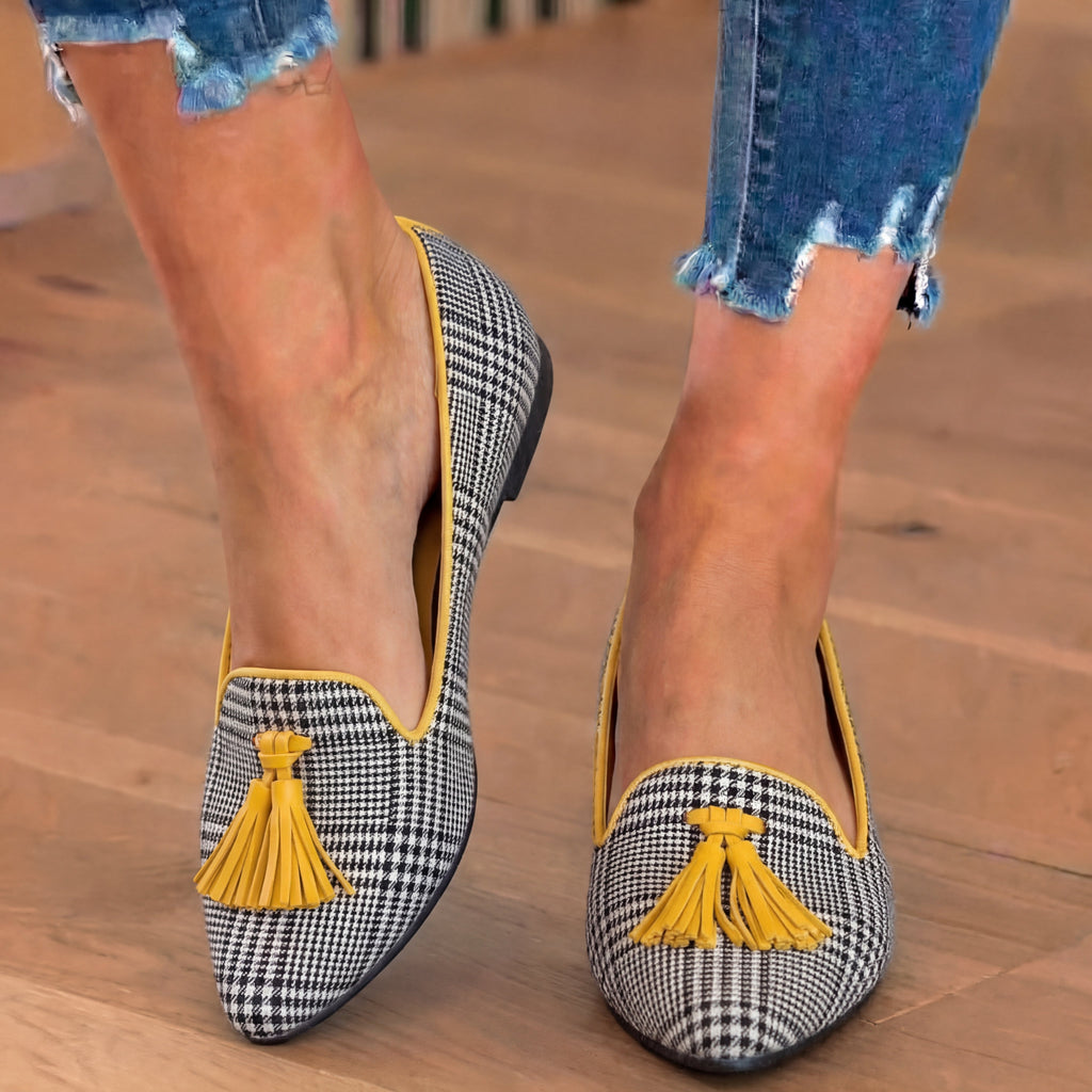 Graceful Orthopedic Sandals for Modern Look